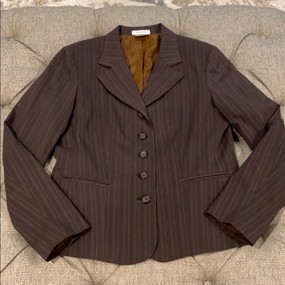 Brown pinstripe fitted 5 button jacket Size Medium
